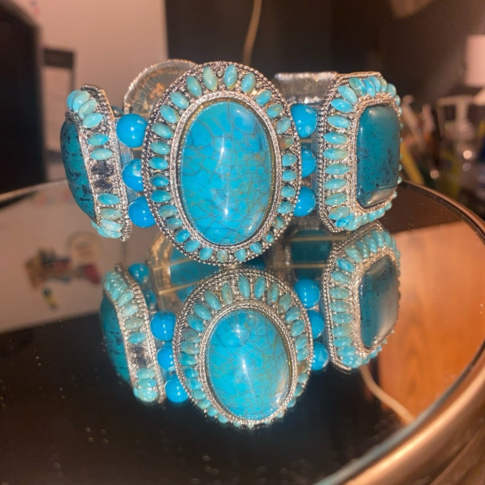 TURQUOISE SQUARE AND OVAL  CONCHO STRETCH BRACELET